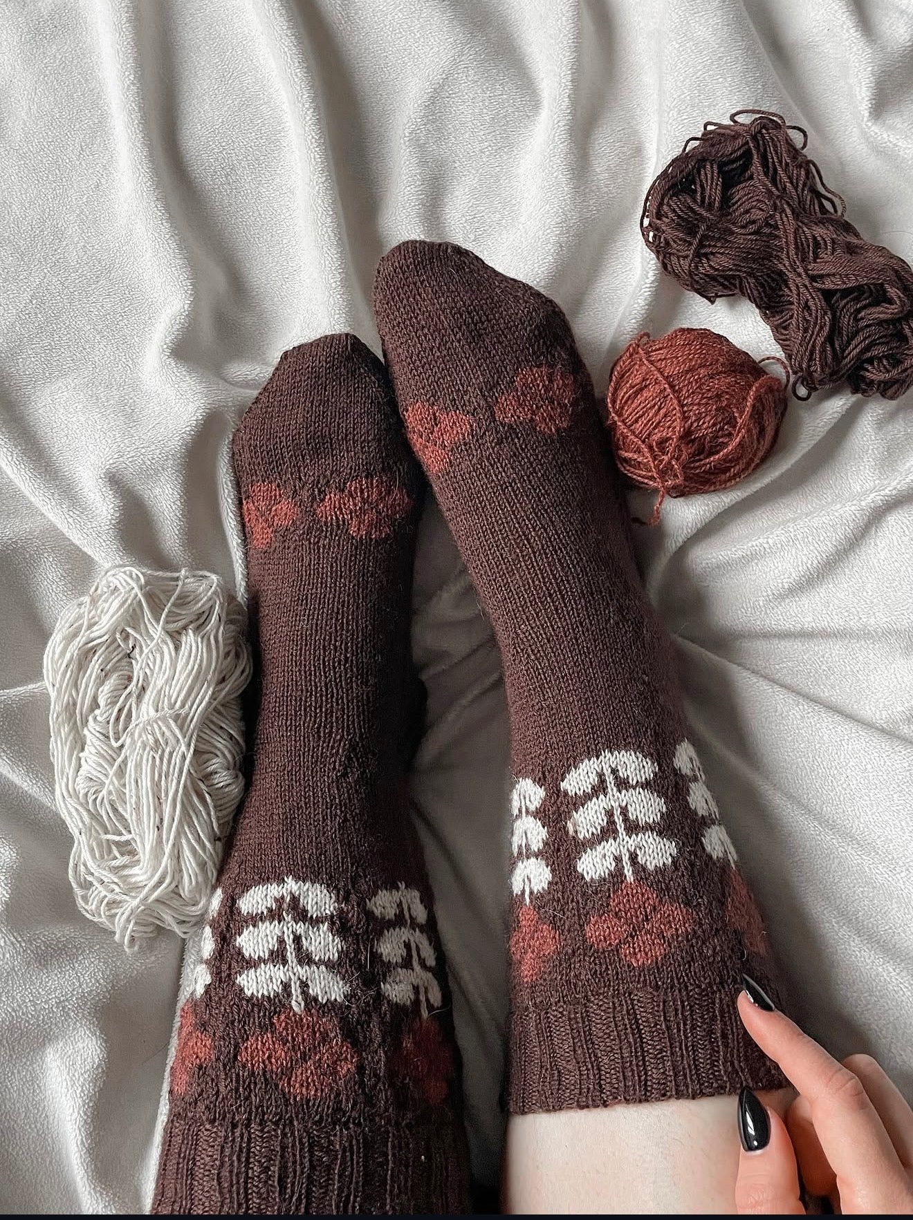 The heritage cable handknit socks